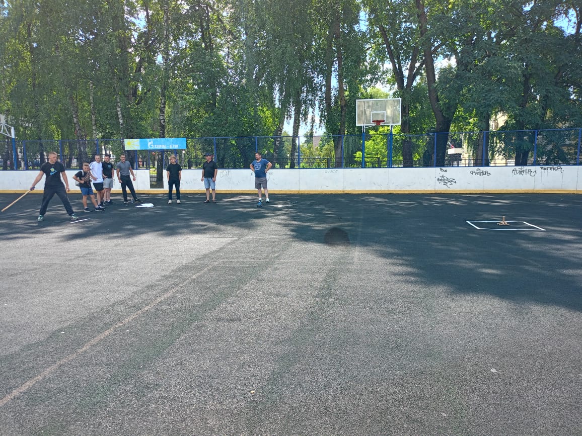 Семьи Брасовского района приняли участие в соревнованиях по городошному спорту