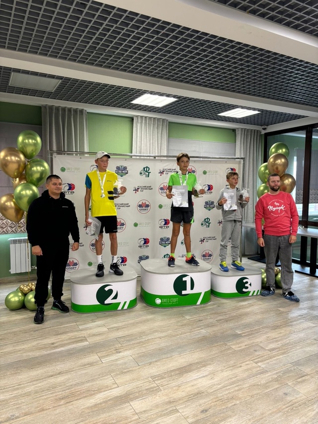 Брянец Георгий Абушенко — победитель Всероссийских соревнований по теннису