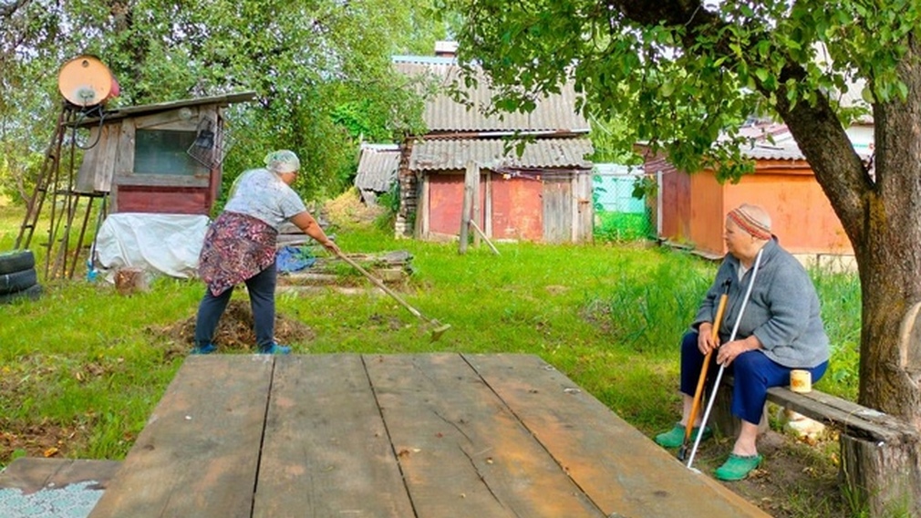 В Брасовском районе работники КЦСОН активно присоединился к «Месячнику добрых дел»