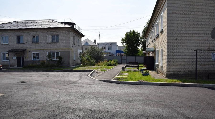 В брянском Климово благоустроили четыре двора