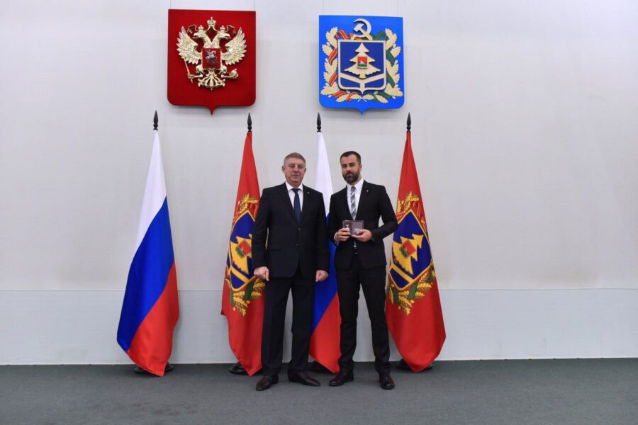 Александр Богомаз поздравил сотрудников и ветеранов машиностроительной отрасли