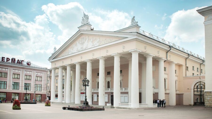 Брянский драмтеатр подготовил интерактивное представление в честь дня рождения Алексея Толстого