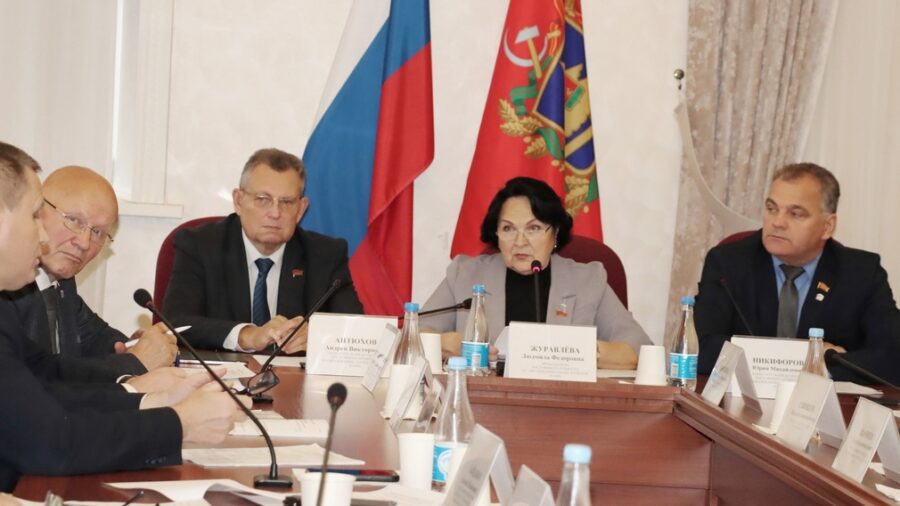 В Брянске обсудили развитие образования и итоги летней оздоровительной кампании
