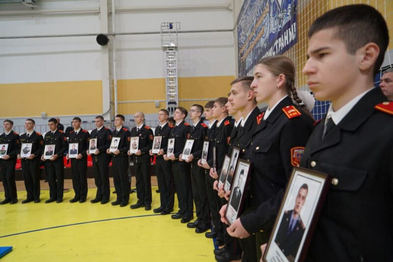 Александр Богомаз приветствовал участников турнира по самбо