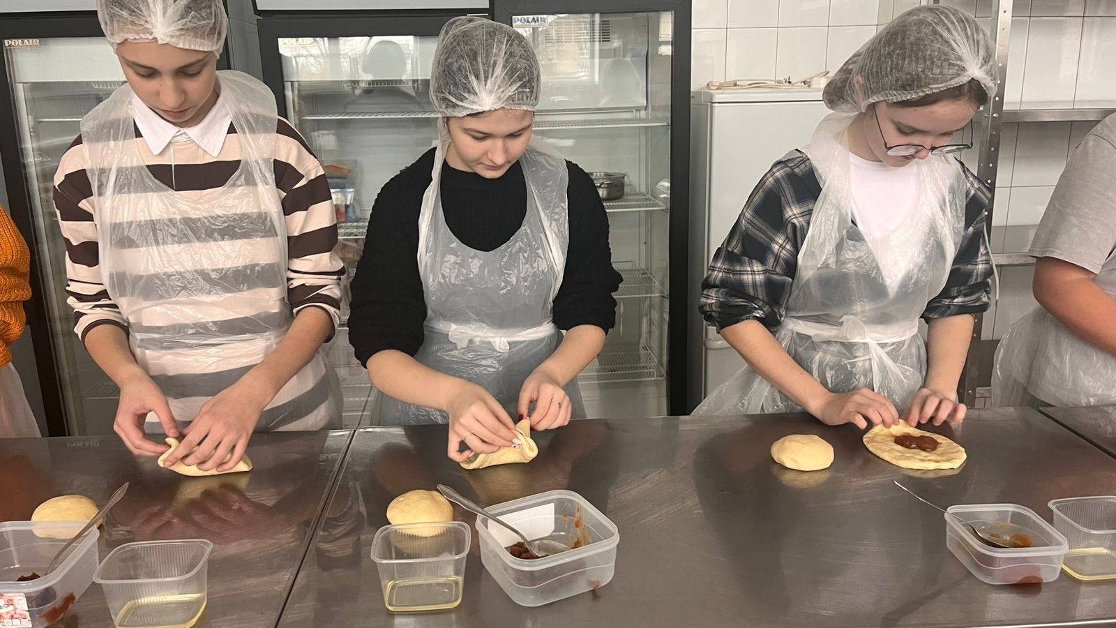 Ученики Брасовской школы узнали тонкости кондитерского дела