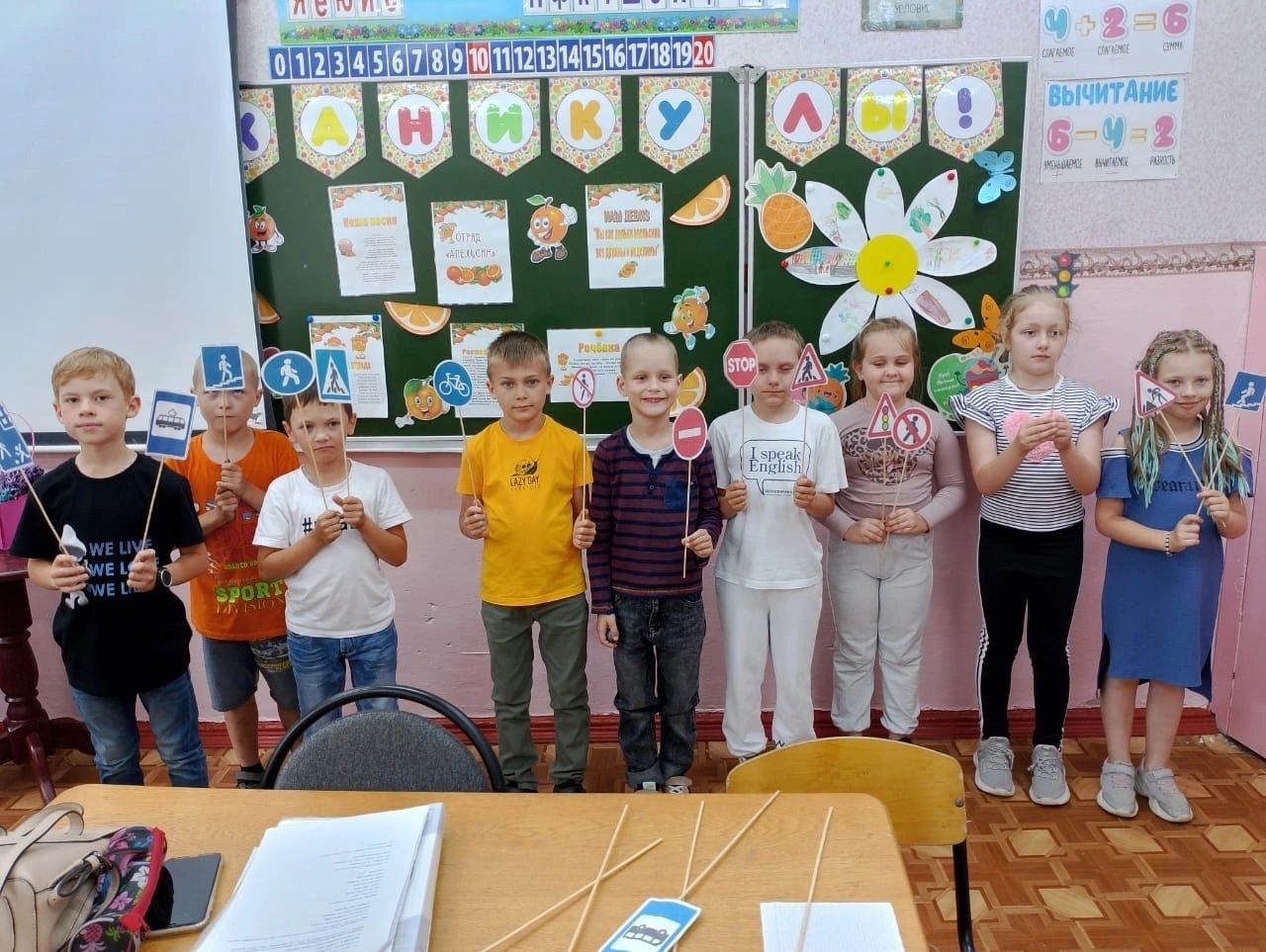 В оздоровительном лагере ЛСОШ №3 вспоминали правила дорожного движения