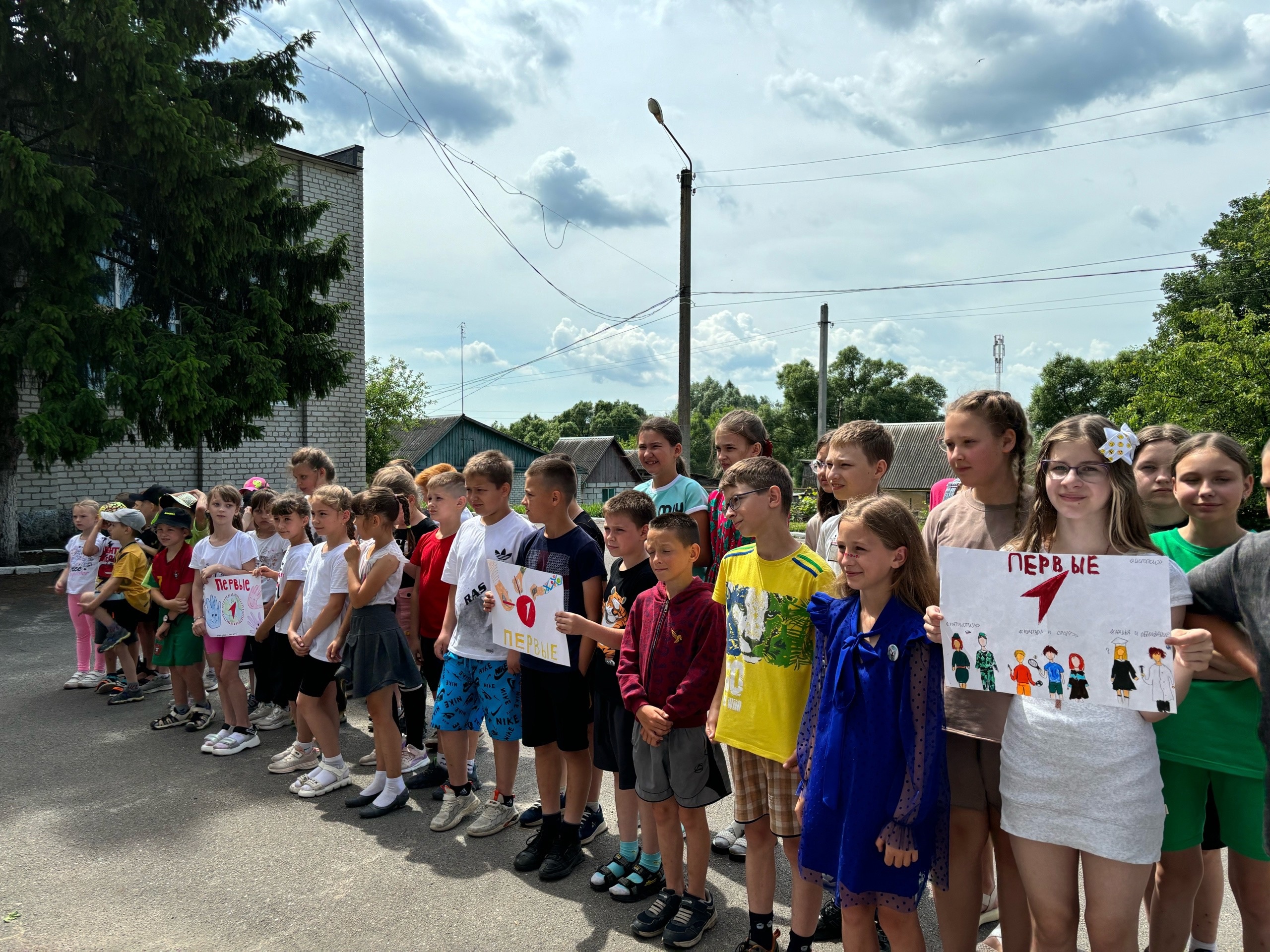 Активисты местного отделения Движения Первых побывали в Брасовской школе имени В.А. Алексютина