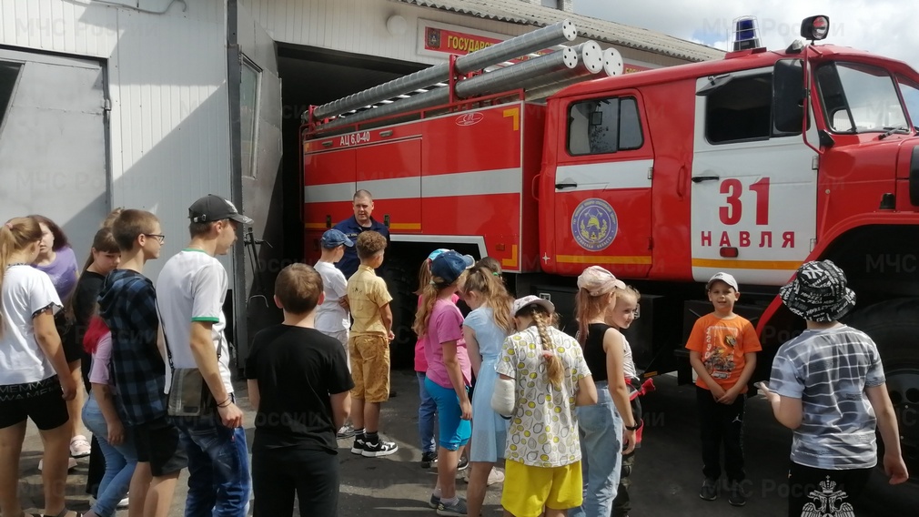Брасовские школьники посетили пожарно-спасательные части