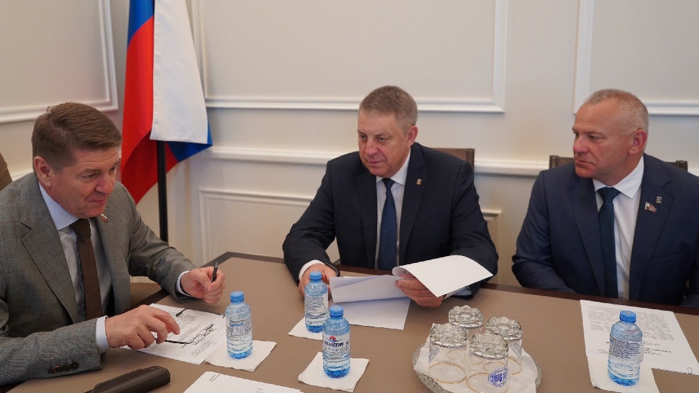 Губернатор Брянской области Александр Богомаз встретился с Андреем Шевченко