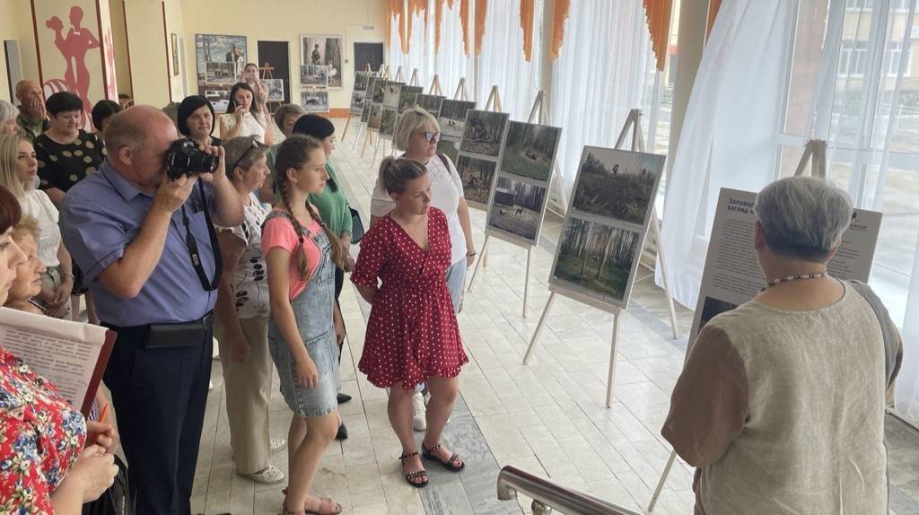 В посёлке Суземке открылась фотовыставка «Брянский лес: взгляд из фотоловушки»
