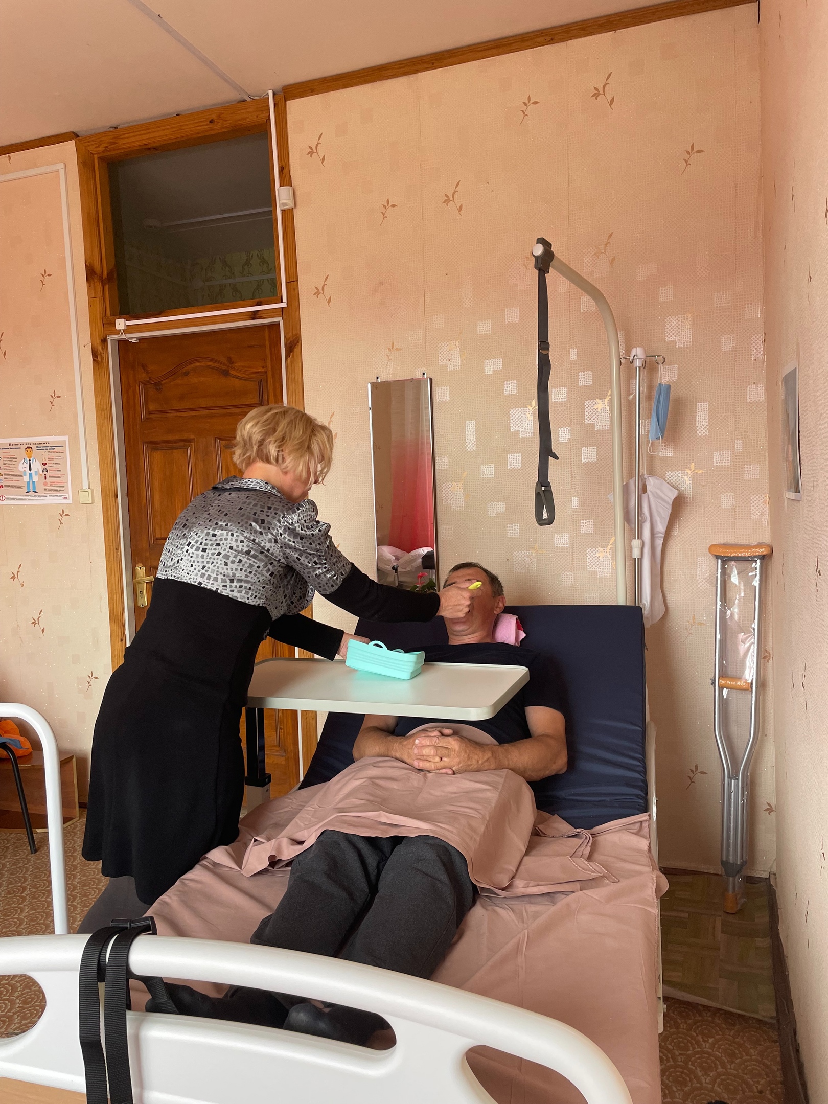 В Комплексном центре социального обслуживания населения Брасовского района прошло занятие в Школе ухода