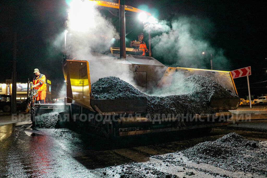 Строительство улицы Ильи Иванова ведётся круглосуточно