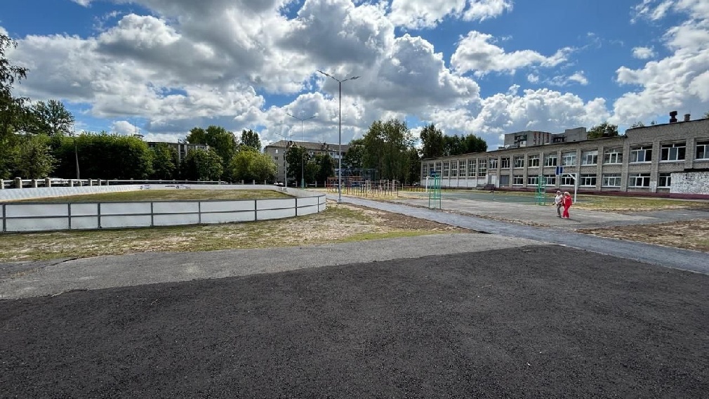 В школах Бежицкого района Брянска продолжаются строительные работы