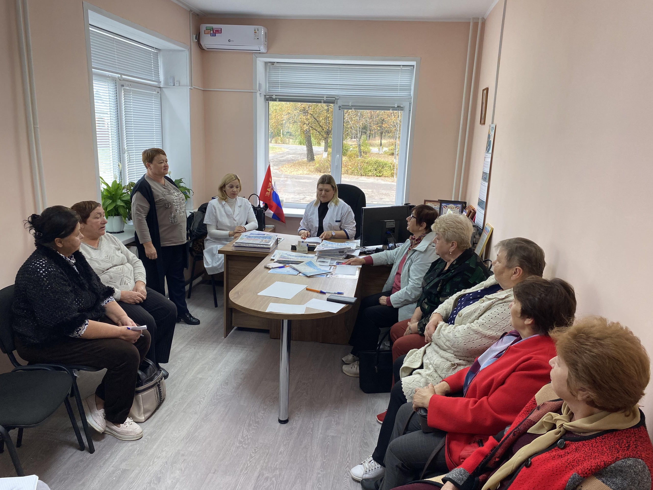 В Комплексном центре социального обслуживания населения Брасовского района провели профилактические беседы