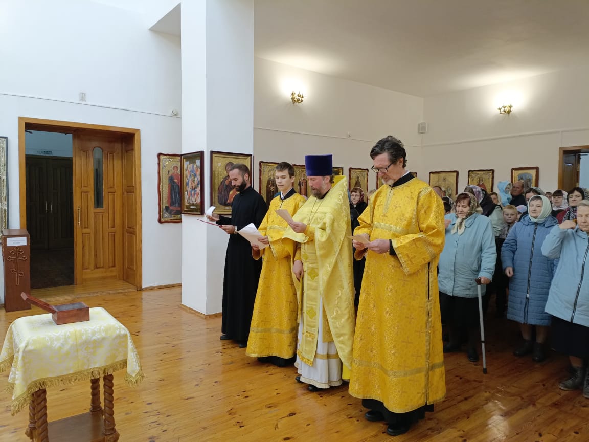 В Брасовское благочиние принесен ковчег с частицей мощей святителя Луки Крымского