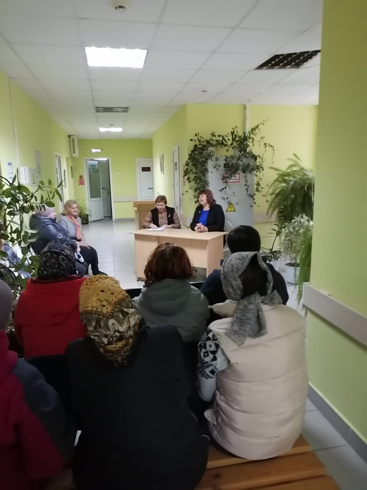 Специалисты отдела социальной защиты населения Брасовского района провели выездные консультации в Глодневской сельской администрации
