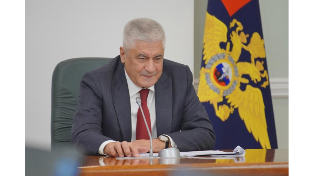 Многодетная семья полицейских из Стародуба получила награду