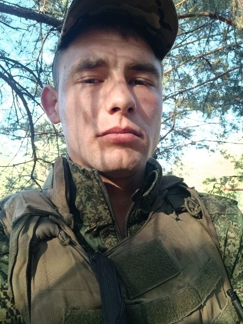 Брасовцы сегодня простились с погибшим в зоне спецоперации Ромашиным Максимом