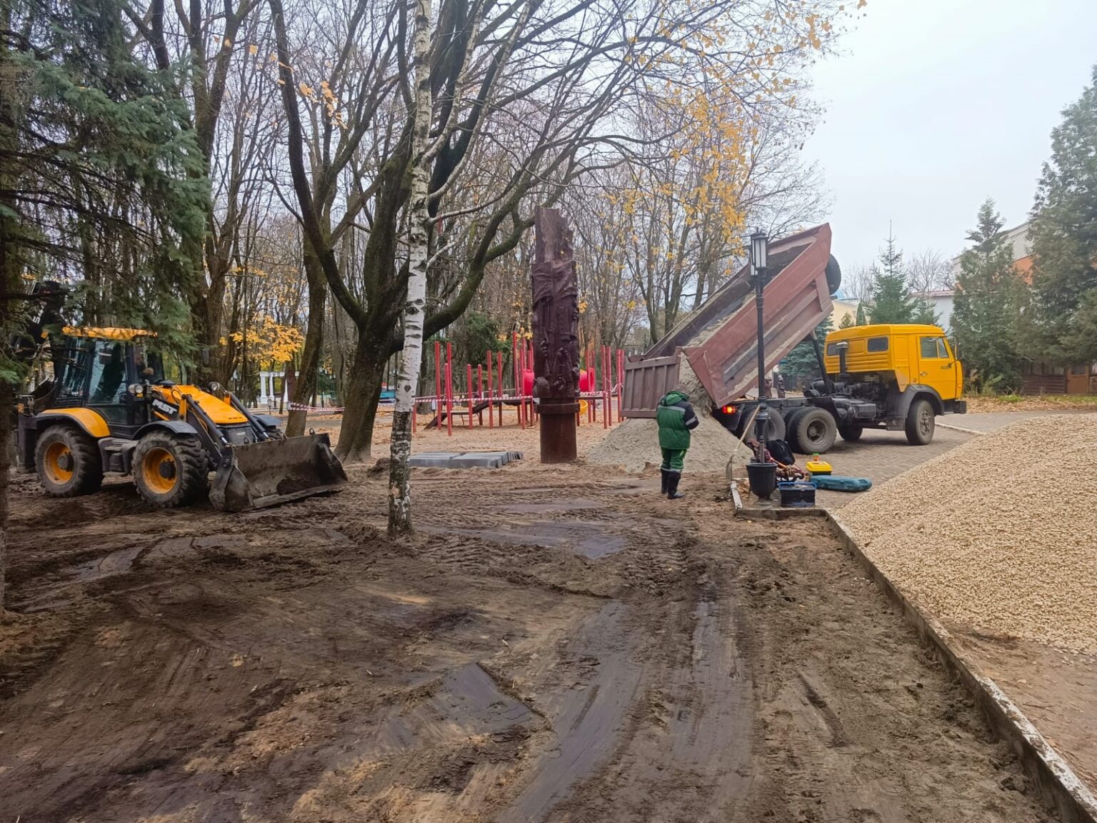 В брянском парке Толстого благоустроят детскую площадку