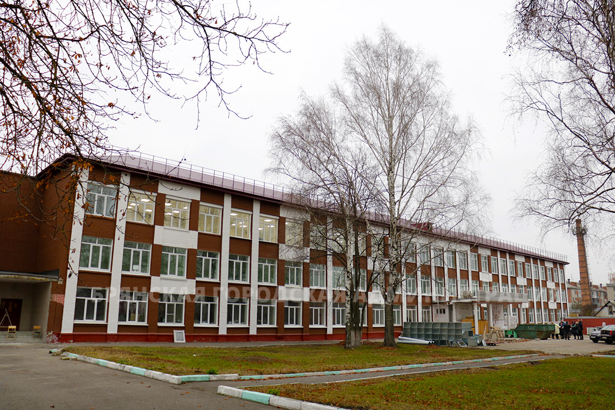 В брянской школе №52 идет капитальный ремонт