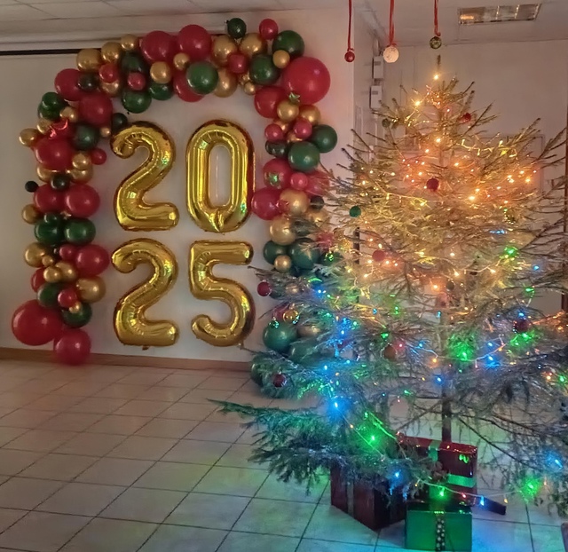 Волшебная атмосфера Нового года царит в отделе социальной защиты населения Брасовского района