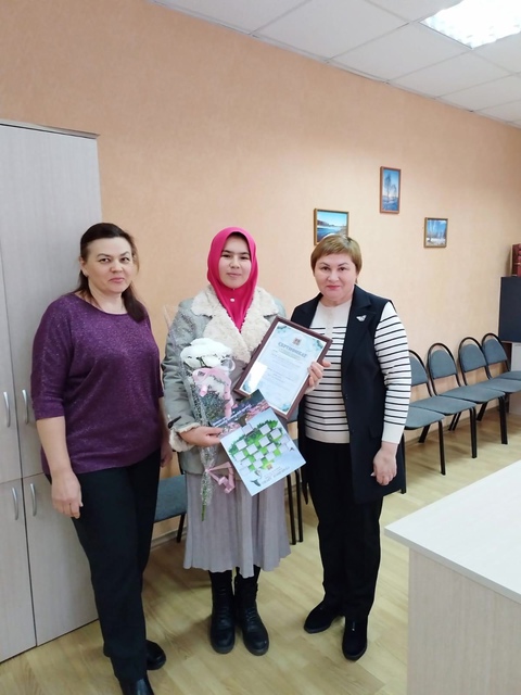В отдел социальной защиты населения Брасовского района торжественно вручили сертификат на областной капитал
