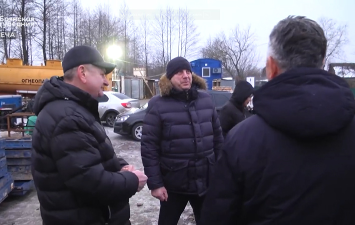 Губернатор Александр Богомаз проверил ход капремонта путепровода в Унече