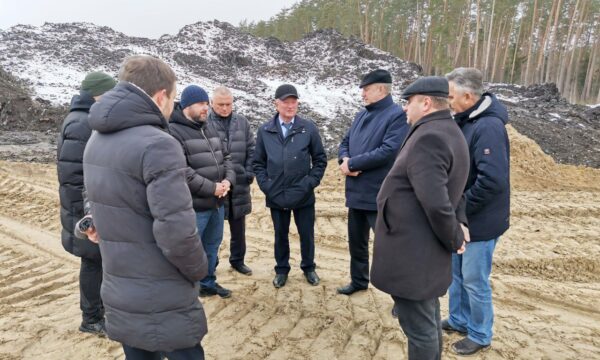 В Сельцо ведется рекультивация несанкционированной свалки твердых бытовых отходов