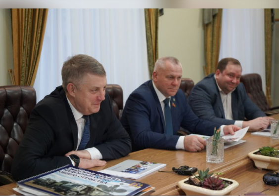 Губернатор Александр Богомаз встретился с руководством ООО «Термотрон-Завод»