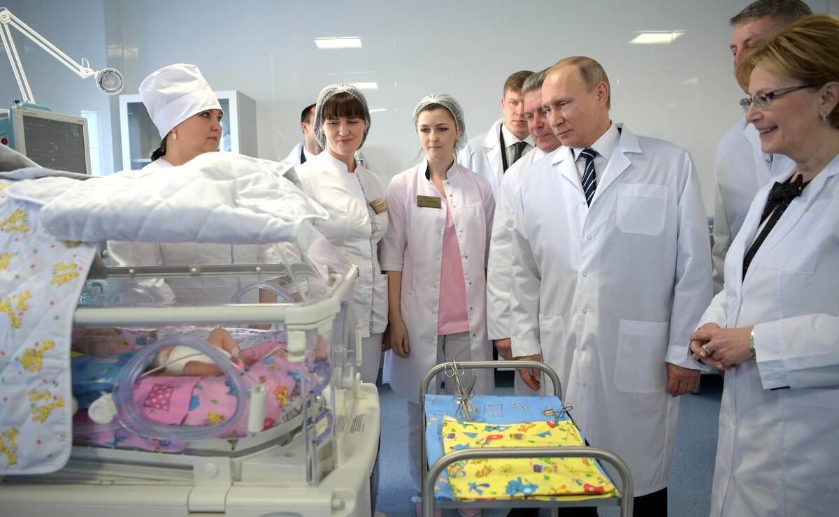 Губернатор Богомаз поблагодарил Путина за перинатальный центр
