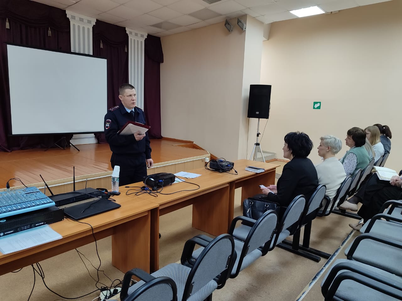 Госавтоинспекцией и органами образования Навлинского и Брасовского районов, проведены рабочие встречи, направленные  предупреждение ДТП с участием автобусов осуществляющих организованные перевозки групп детей
