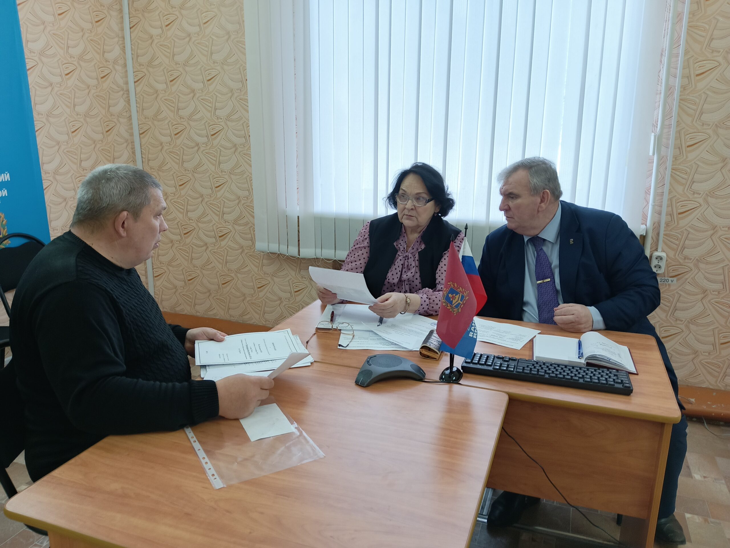 Депутат Брянской областной думы Людмила Журавлева провела прием граждан в Брасовском районе