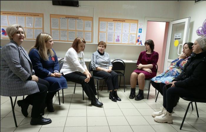Брасовским многодетным мамам рассказали о мерах социальной поддержки