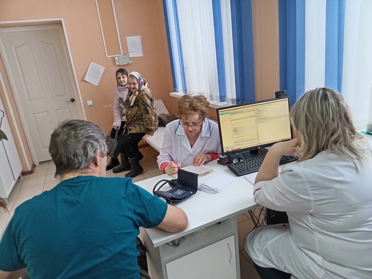 Для жителей  деревни Крупец организовали медосмотры в ФАПе
