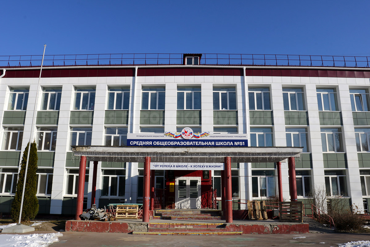 В брянской школе № 51 обустроят теннисную площадку