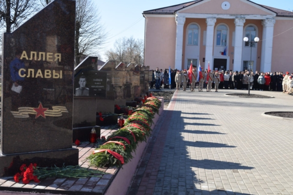 В брянском посёлке Выгоничи открыли Аллею Славы