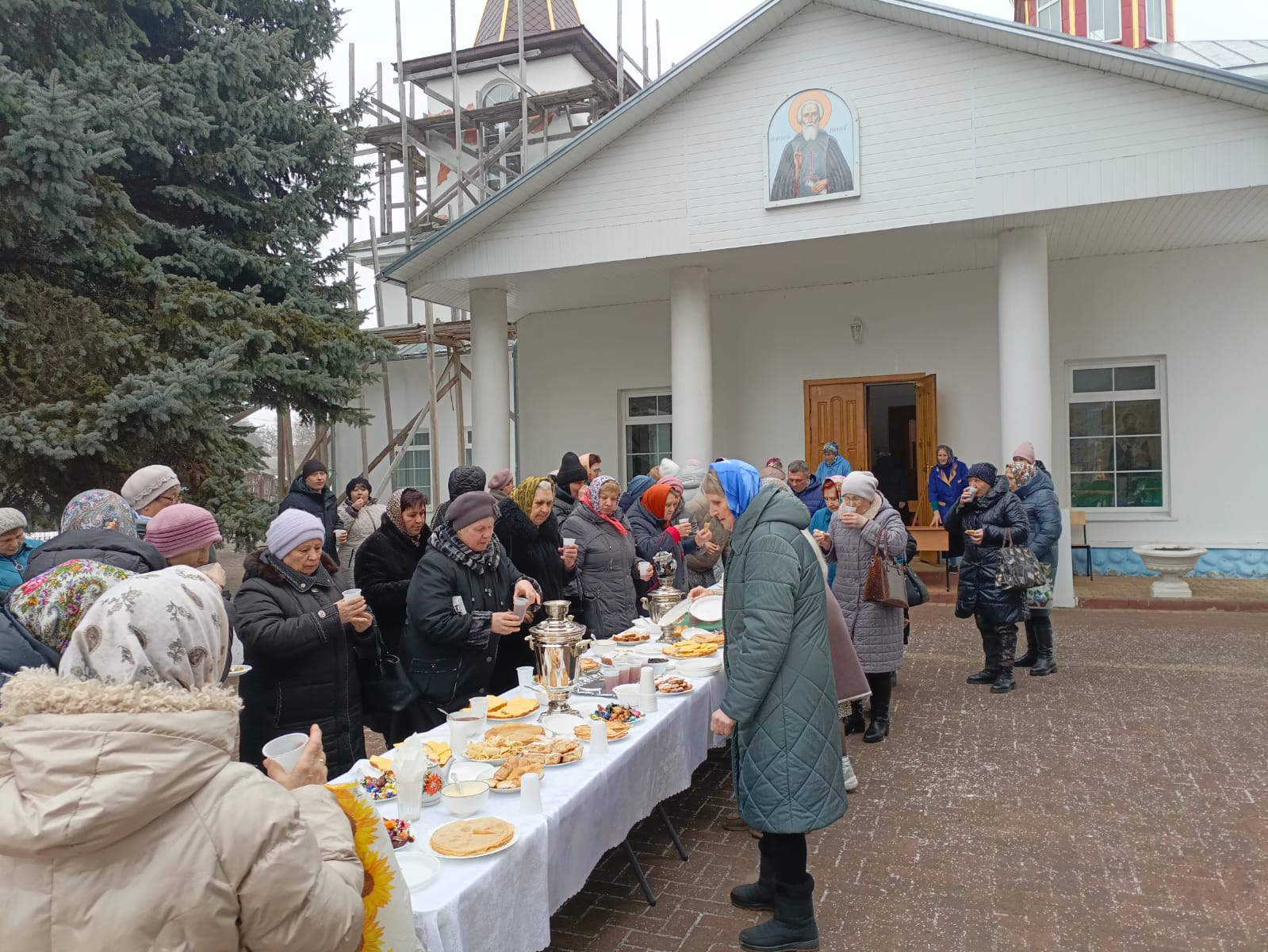В храме поселка Локоть прошли традиционные масленичные чаепития