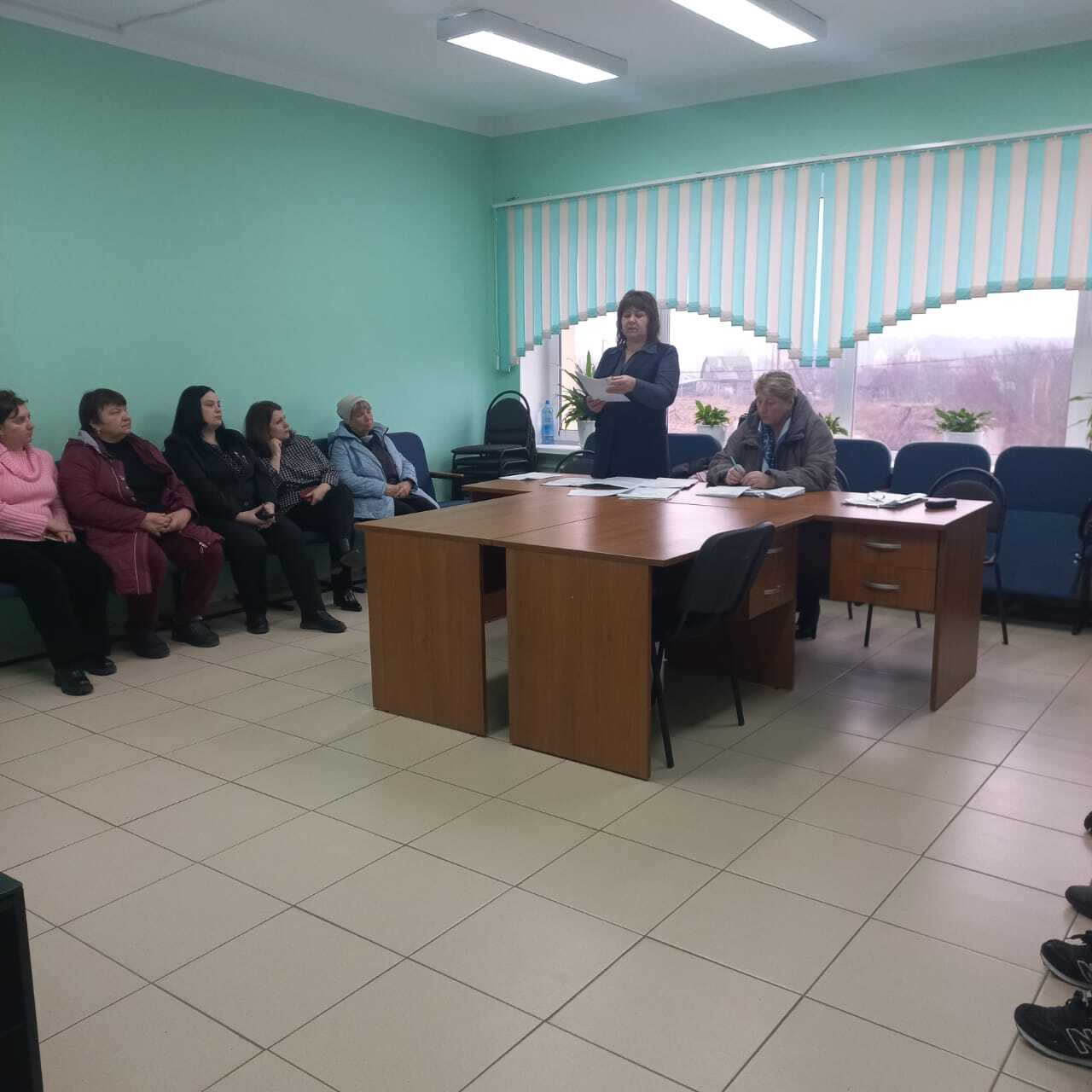 В Погребской сельской администрации прошла встреча мобильной группы, действующей на базе отдела социальной защиты населения, с жителями деревни