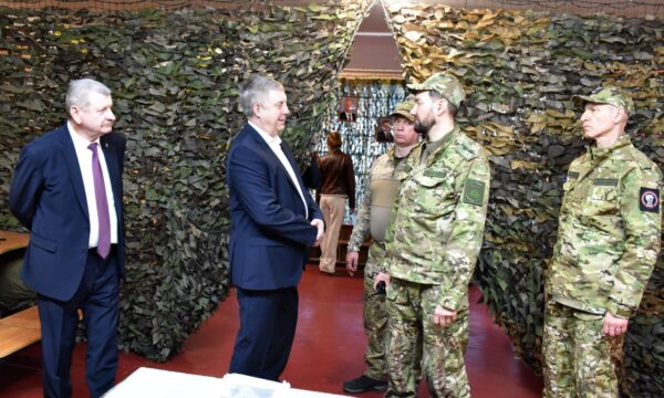 Александр Богомаз и Олег Матыцин посетили добровольцев «БАРС-Брянск»