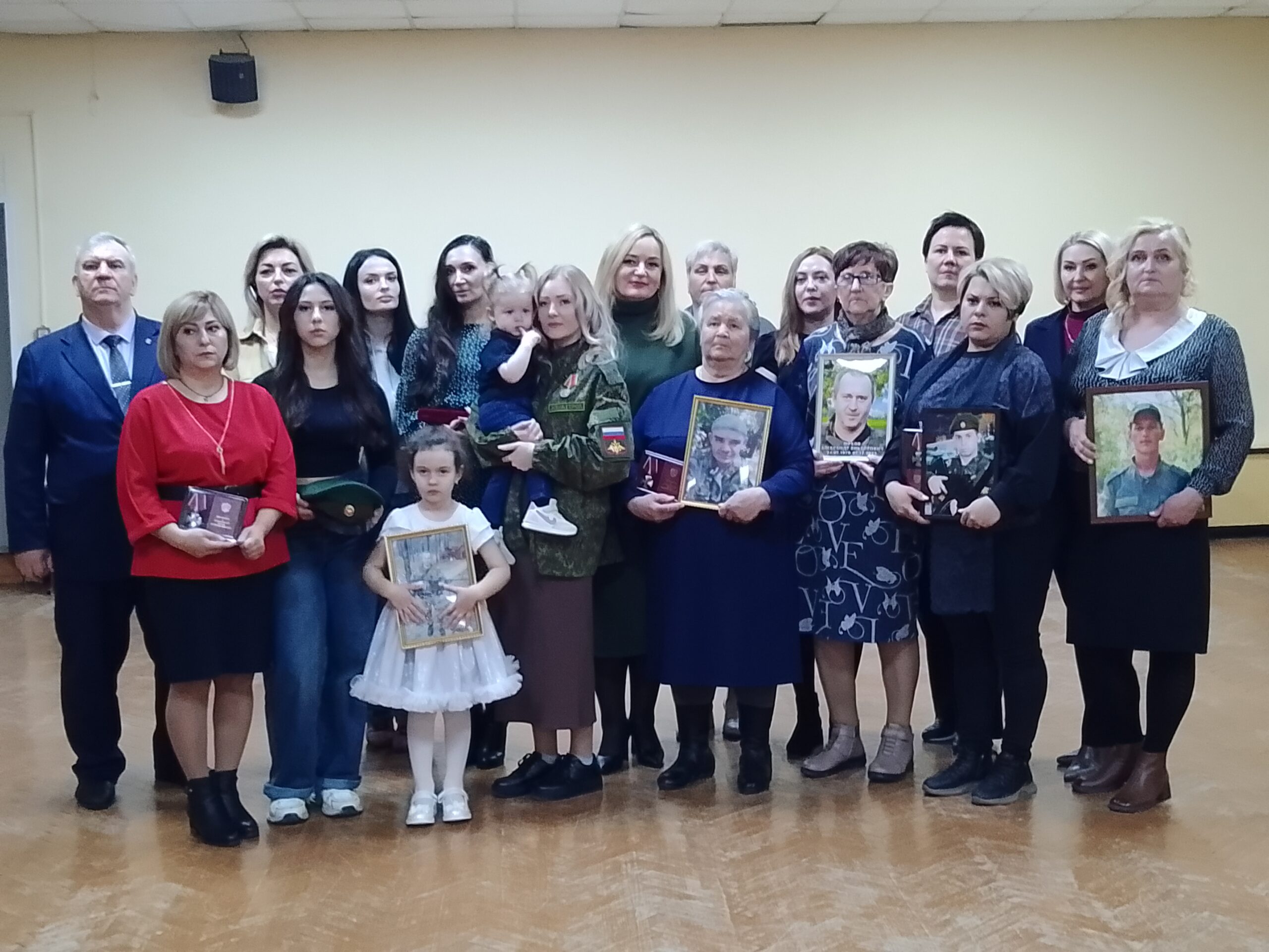 Жительницы Брасовского района стали участницами фотопроекта «Женщины Героев Брянщины»