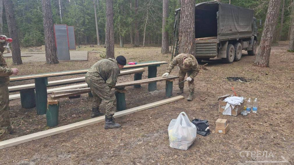 В Брянске памятник военным журналистам привели в порядок
