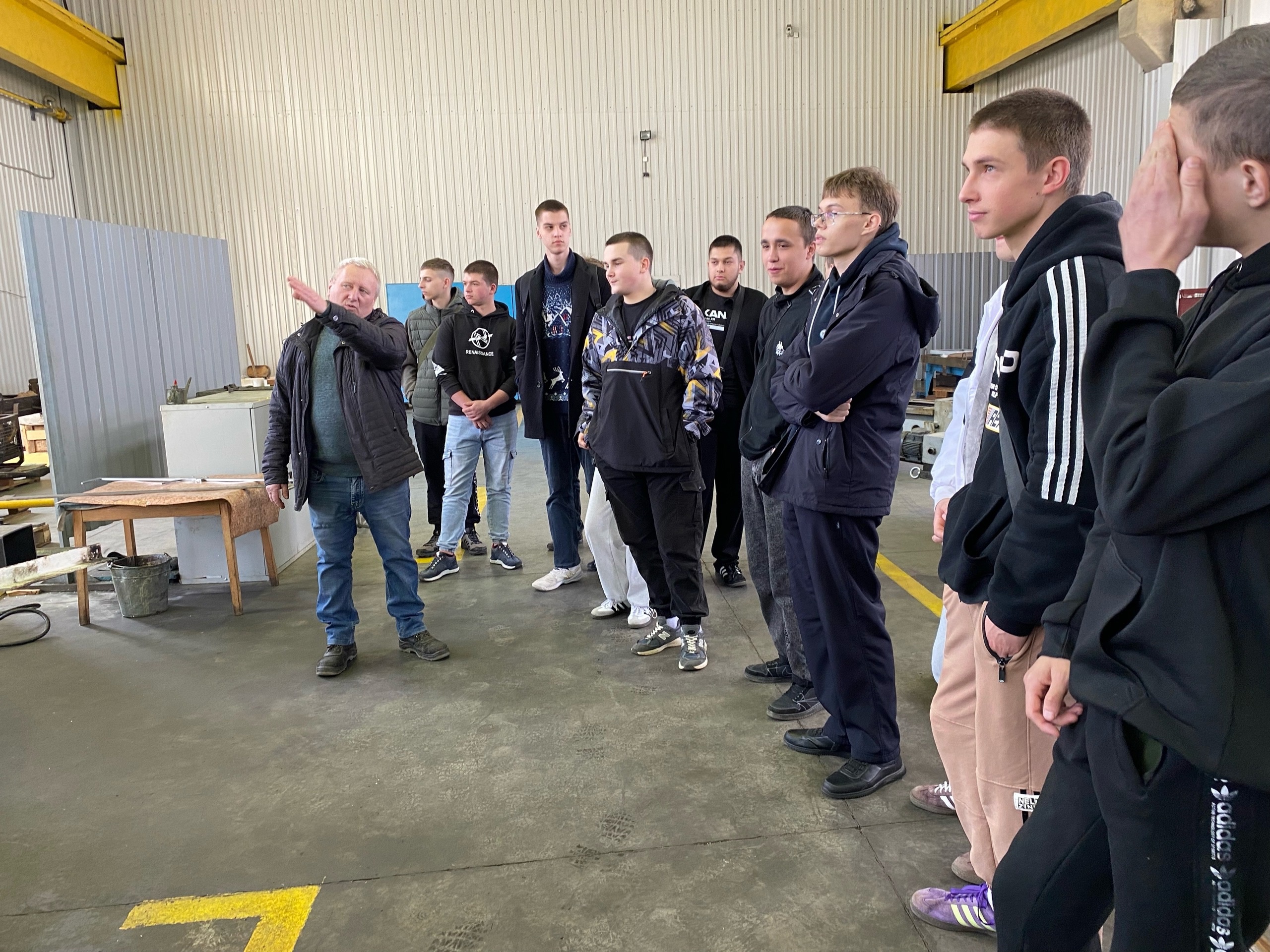 Центр занятости населения Брасовского района организовал экскурсию для студентов БПЭТ на ООО «Брасовский механический завод»