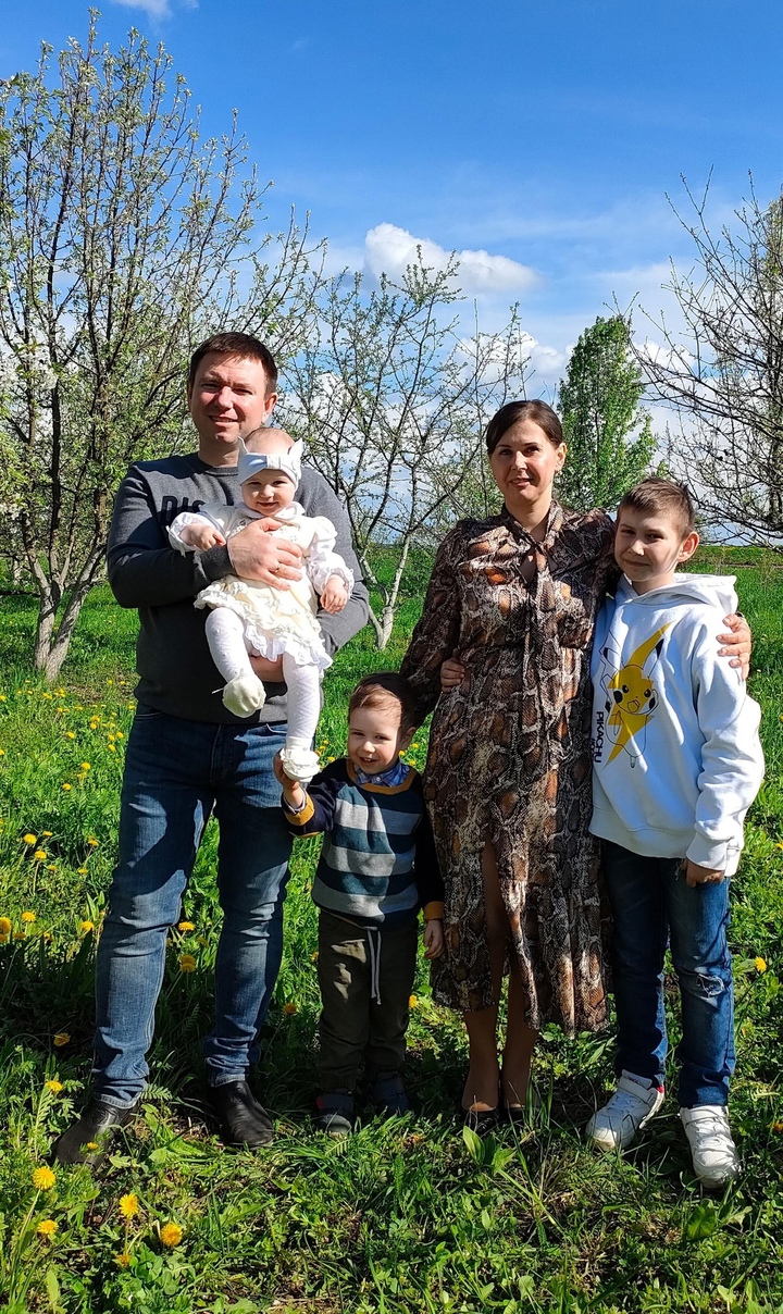 В Международный день семьи поздравления получила многодетная семья Тарасовых