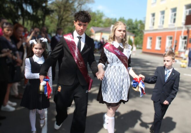 Для выпускников Брасовского района прозвенел последний звонок