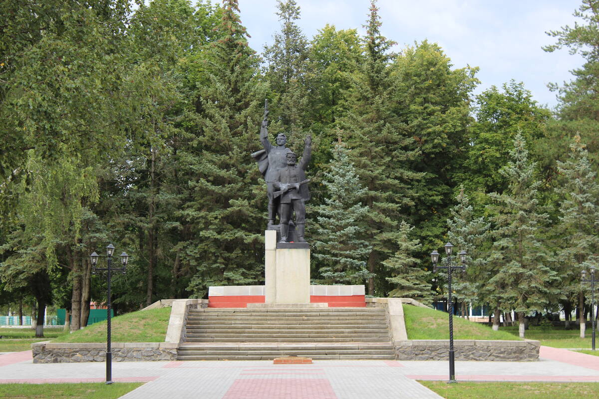В Суземке благоустроят Курган Славы