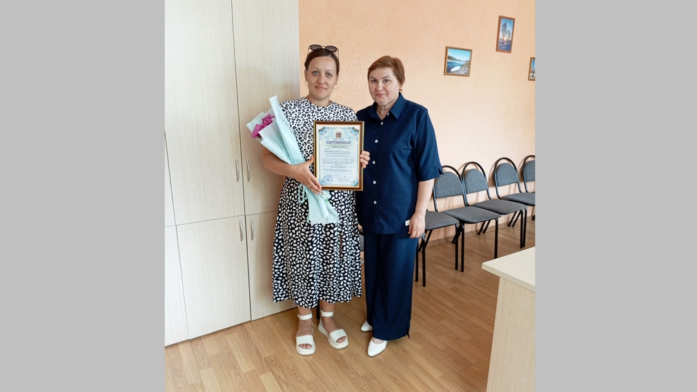 Многодетная мама из Брасовского района получила сертификат на областной материнский капитал