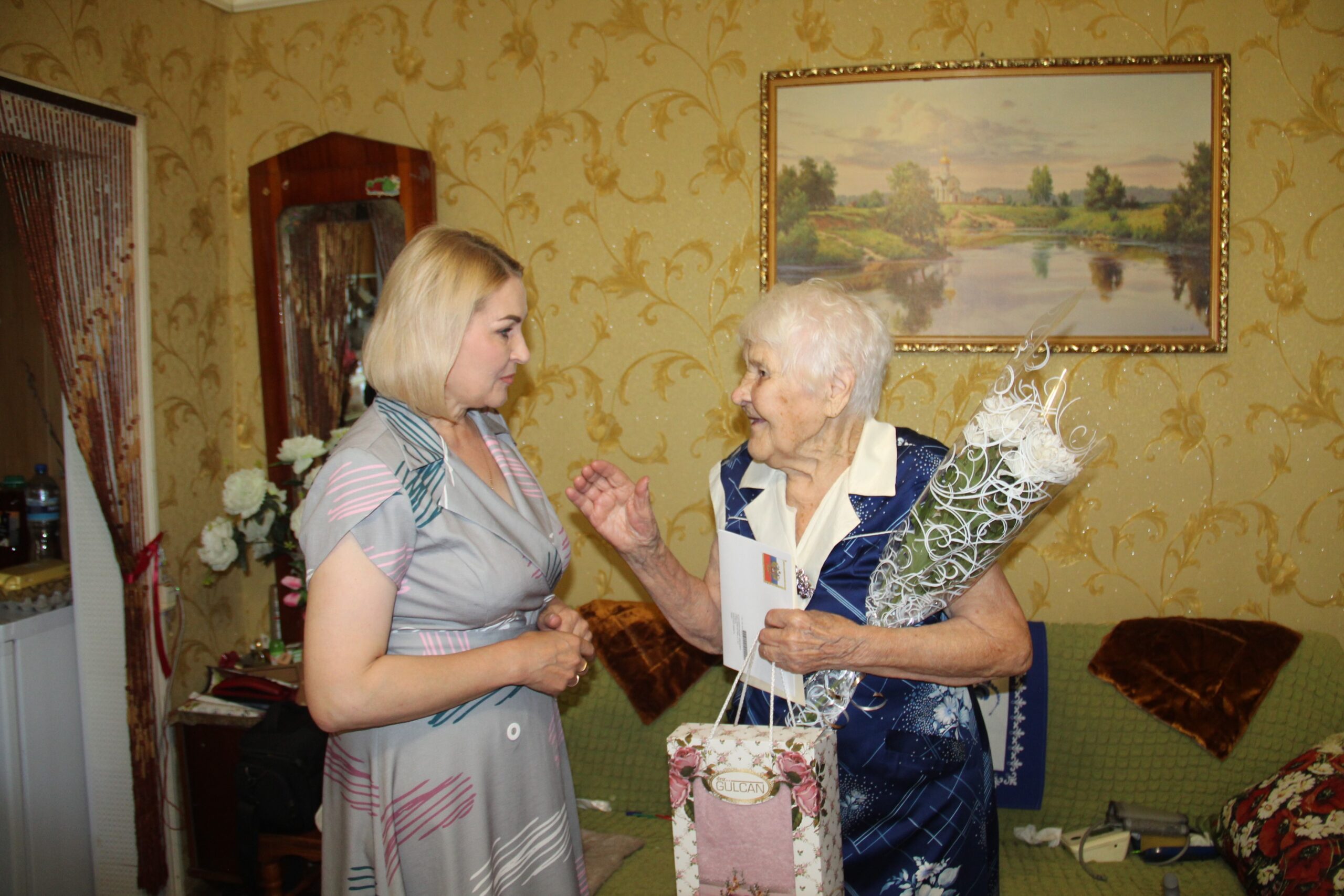  В Брасовском районе поздравили с 90-летием малолетнюю узницу