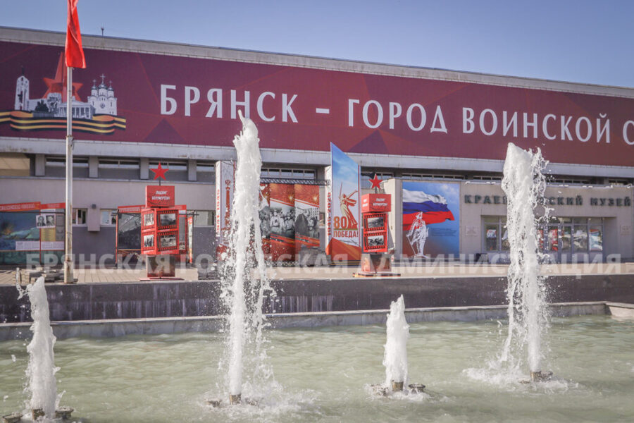 После ремонта на площади Партизан заработал фонтан