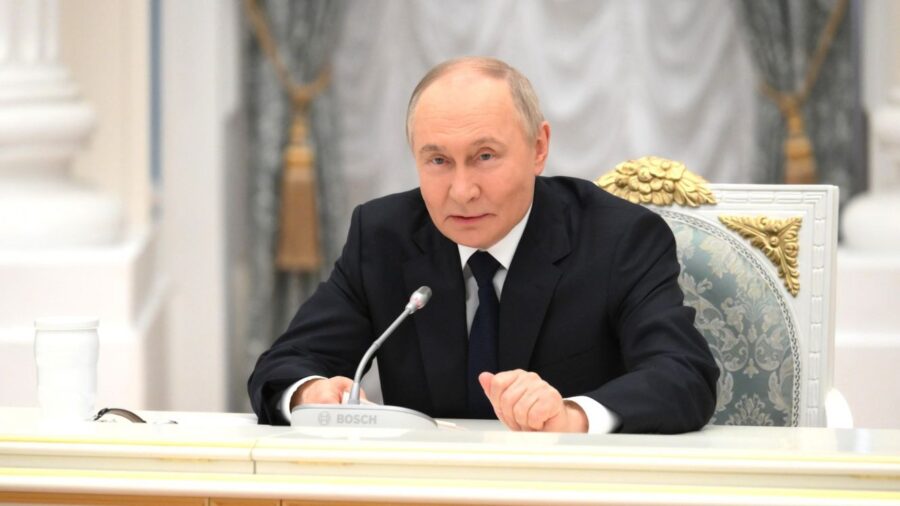 Путин присвоил звание «Мать-героиня» Елене Киселевой из Брянской области