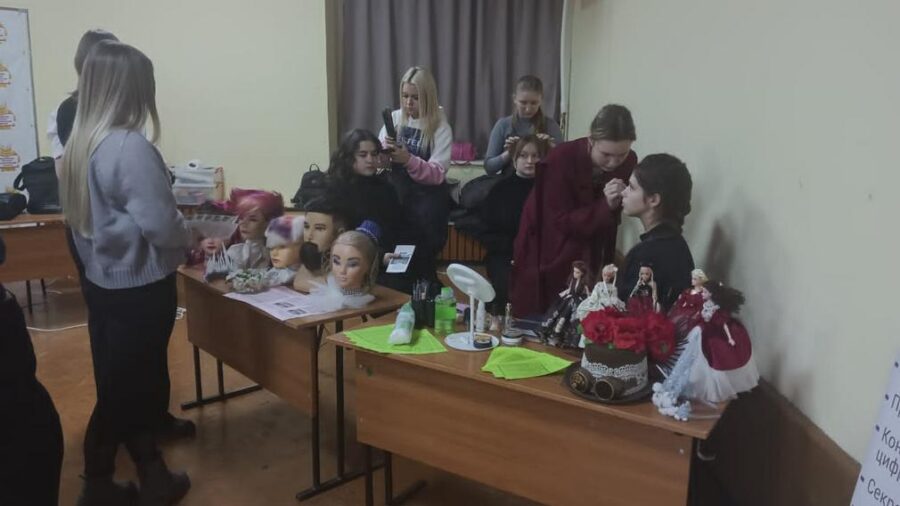 В Брасовском районе прошла ярмарка учебных мест «Твоя профессия! Твой путь!»